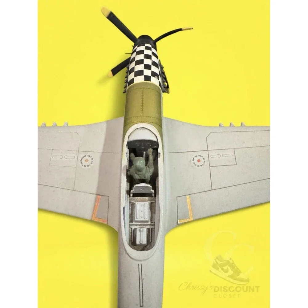 MUSTANG Model Metal Airplane P-51D Big Beautiful Doll Fighter Squadron  Desk Top